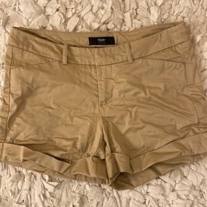 NWOT Mossimo Short Length Stretch Cuffed Leg Khaki Shorts
